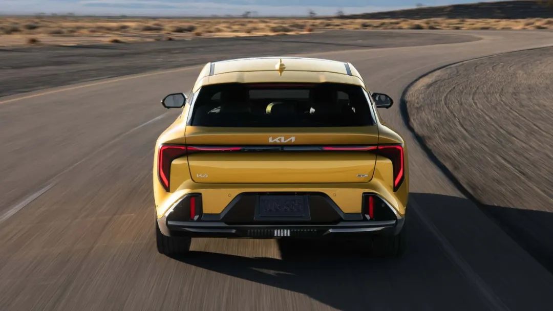 11英寸“瘦身”卻空間大增?2026款起亞K4掀背車藏著啥秘密?